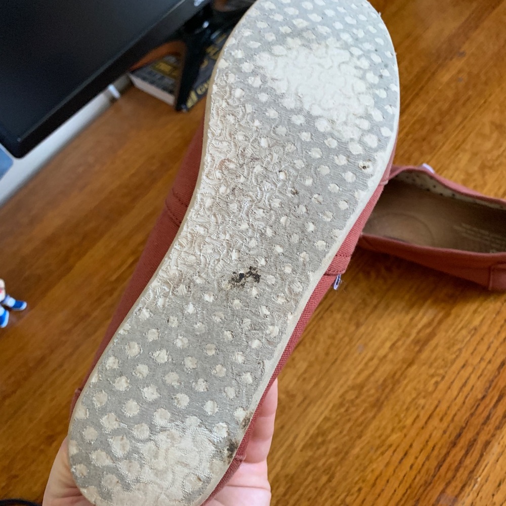 Toms - Picture 3 of 3